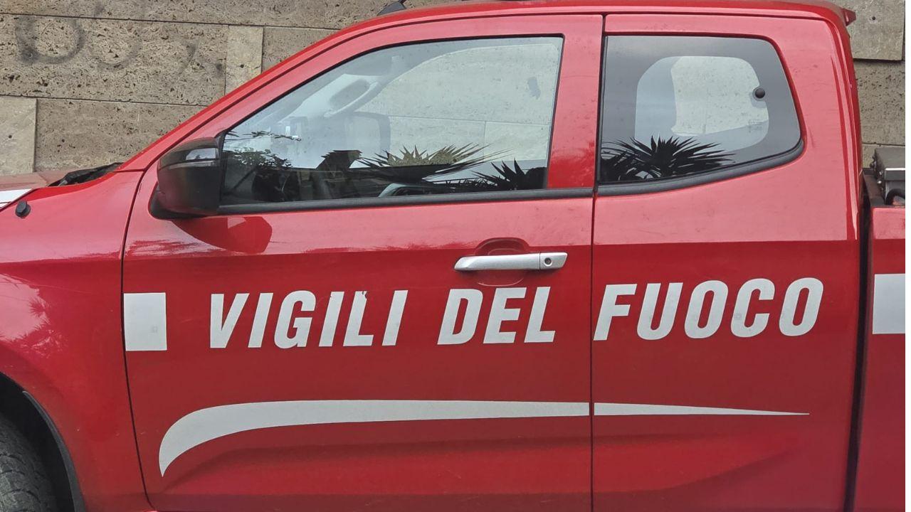 Sul posto i vigili del fuoco (foto di repertorio)