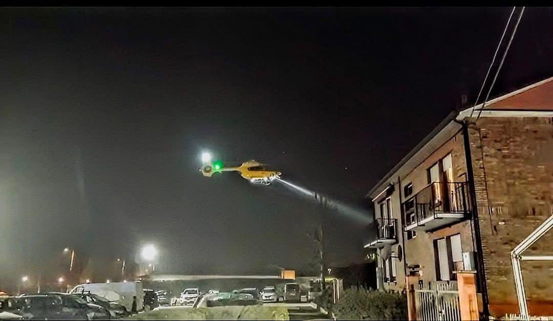 Regolamento di conti in centro a Mirabello: tre feriti