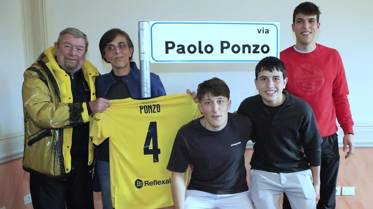 Moglie e figli di Ponzo con il presidente Rivetti