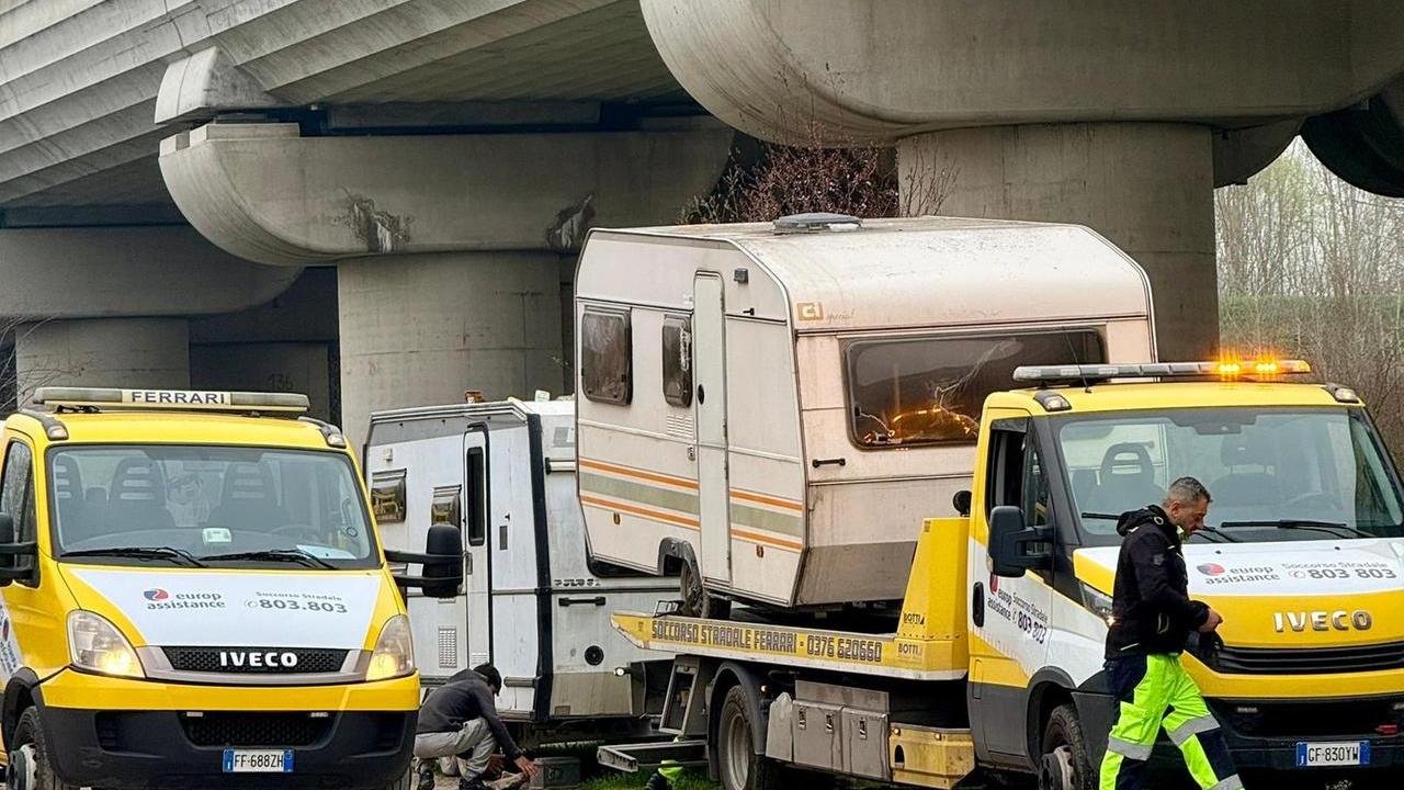 Lo sgombero del campo nomadi abusivo di San Matteo