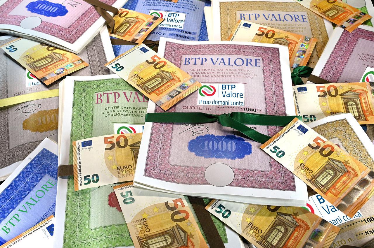 
	L'emissione del Btp Valore si &egrave; chiusa con 16,22 miliardi di ordini

