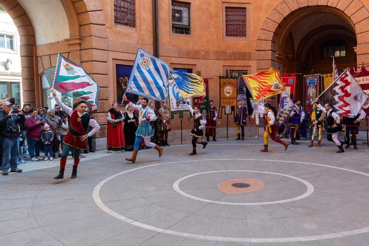 Storie, tradizioni e rivalità: a Ferrara si alza il sipario sul Palio 2026