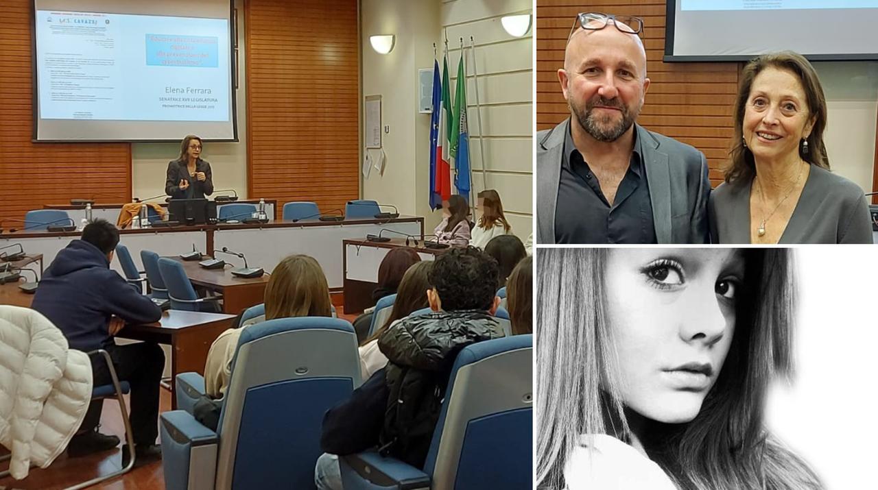 
	La prof Elena Ferrara a Pavullo e la sua ex studentessa Carolina

