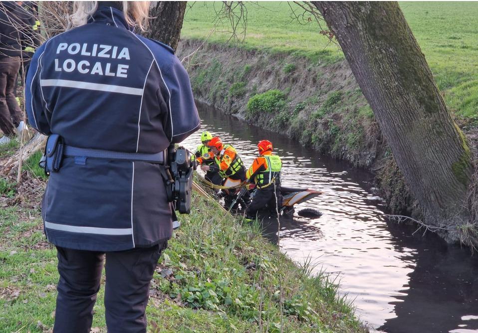 Finisce con la moto in un canale a Rubiera, ferito un 15enne
