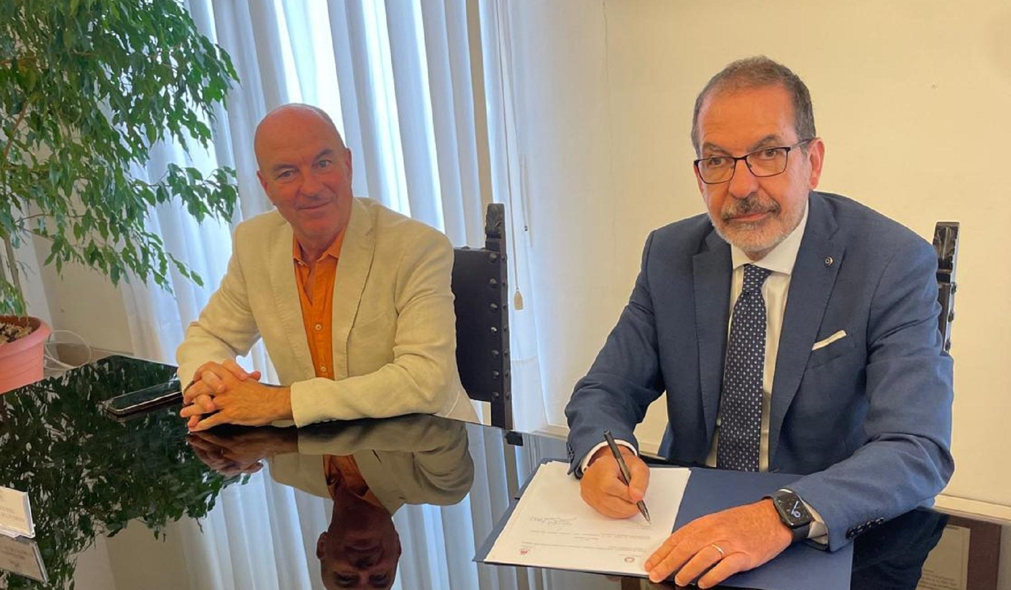 Il sindaco Luca Salvetti insieme al prefetto Giancarlo Dionisi