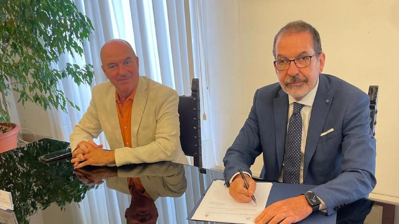 Il sindaco Luca Salvetti insieme al prefetto Giancarlo Dionisi