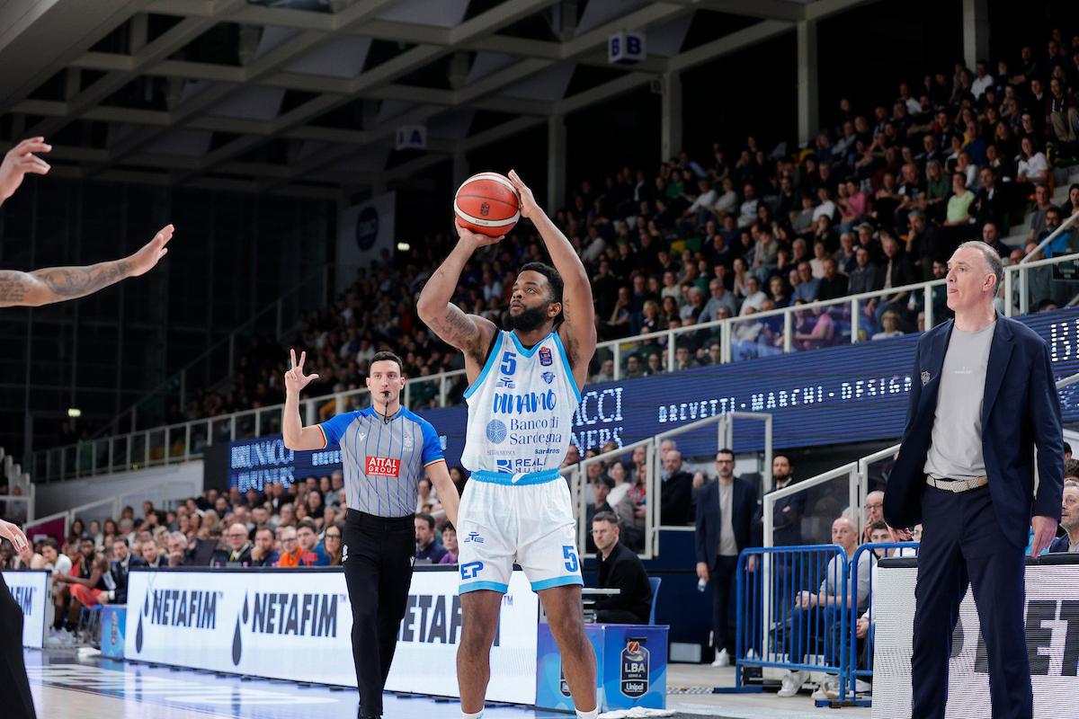 La Dinamo domina il primo tempo a Trento (39-52)