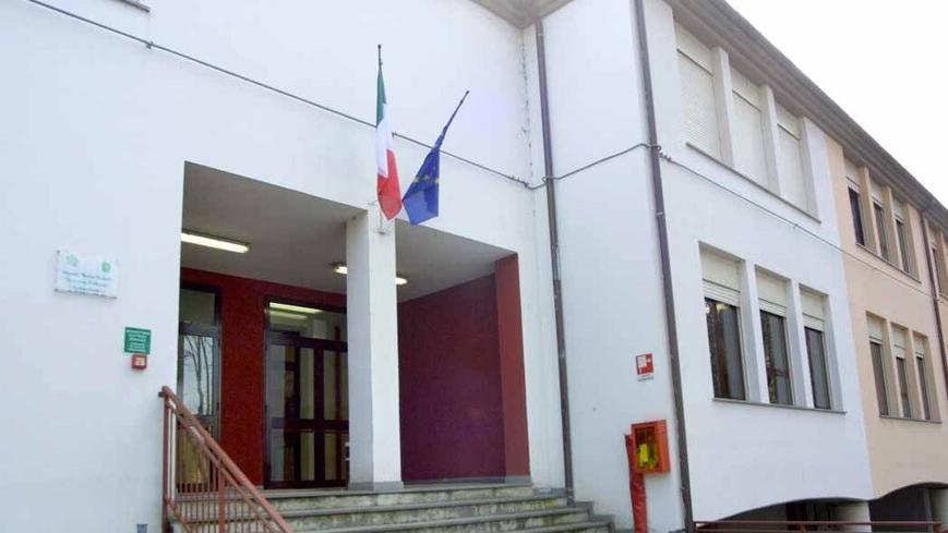 Spray urticante durante la partita di pallavolo: panico sugli spalti e match interrotto