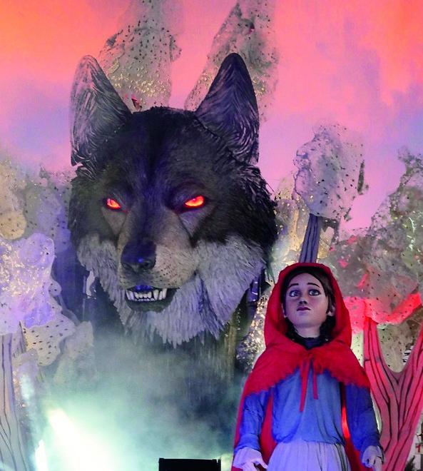 "In bocca al lupo" di Luca Bertozzi, carro trionfatore del Carnevale di Viareggio 2026