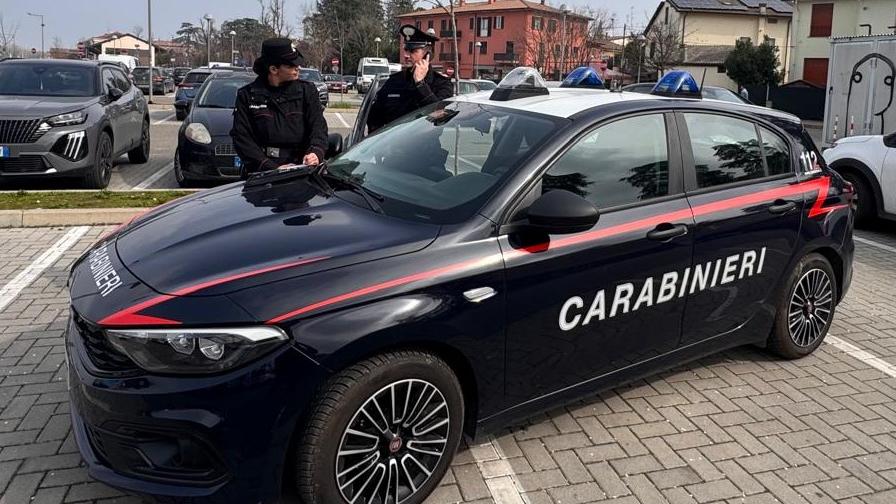 Cento, viene soccorso e poi aggredisce l’infermiere: arrestato