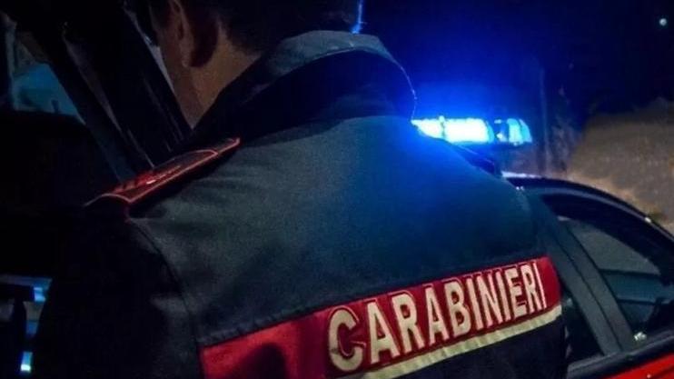 Picchiato e sequestrato per 500 euro. Uomo di Ferrara salvato dalla telefonata della madre