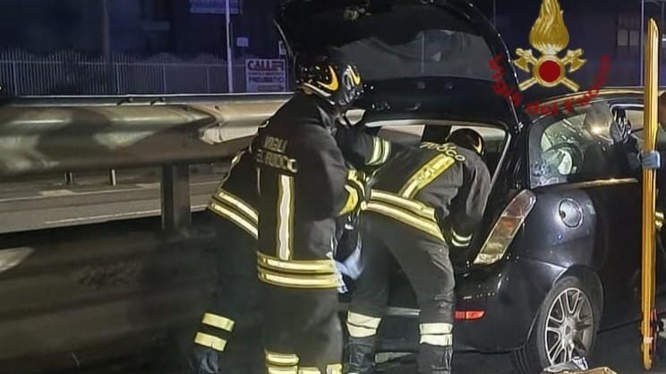 Con l’auto contro il guard rail, gravi due donne