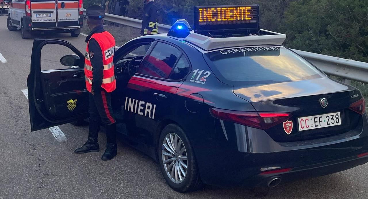 Auto fuori strada sulla provinciale 56, un morto: cosa sappiamo