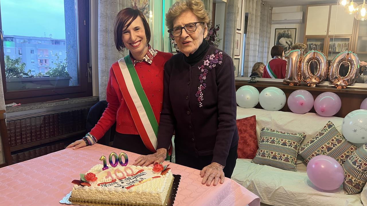 Sassari, festa per i 100 anni della pittrice Silva Godigna