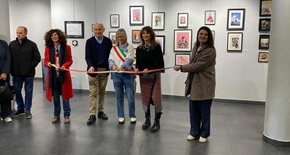 Riflessioni sull’identità e sul femminile con il collage analogico