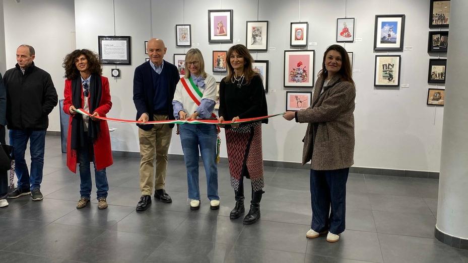 Riflessioni sull’identità e sul femminile con il collage analogico