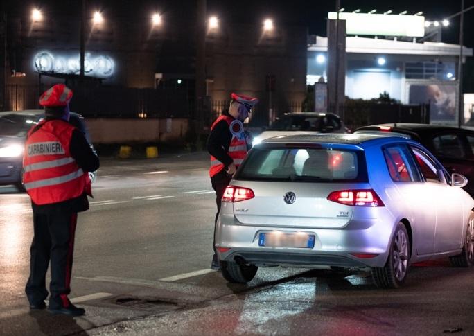 Altopascio, straniere al lavoro senza contratto: sospesa l’attività del locale notturno 