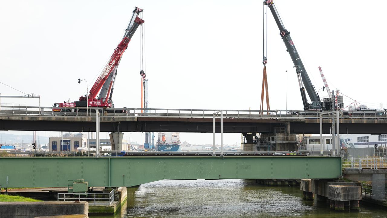 Il ponte riallineato (foto Stick)