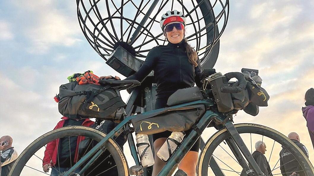 Simona, in bici per 4mila chilometri: «Alle donne dico: credete in voi»