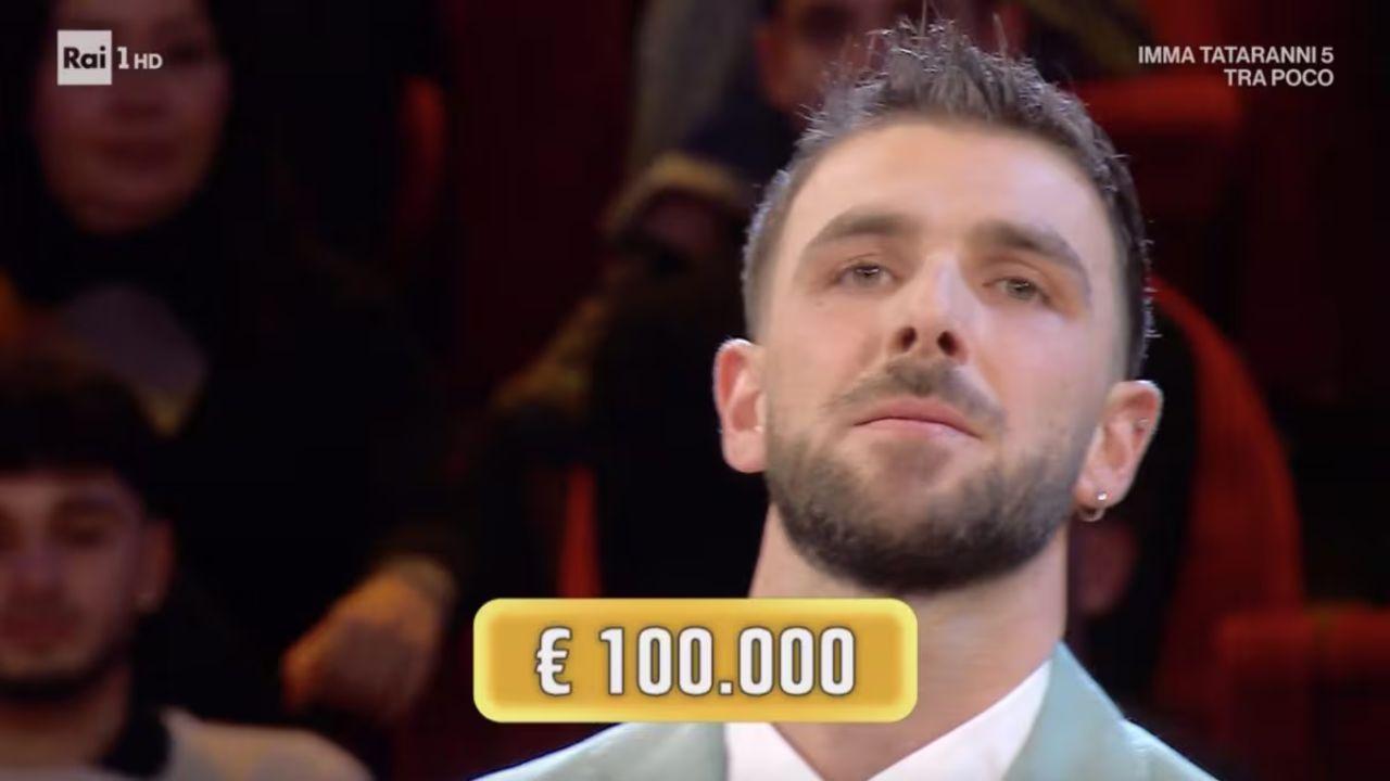 Affari Tuoi, spunta un “suggerimento” e Fabio sceglie: ma alla fine se ne pente