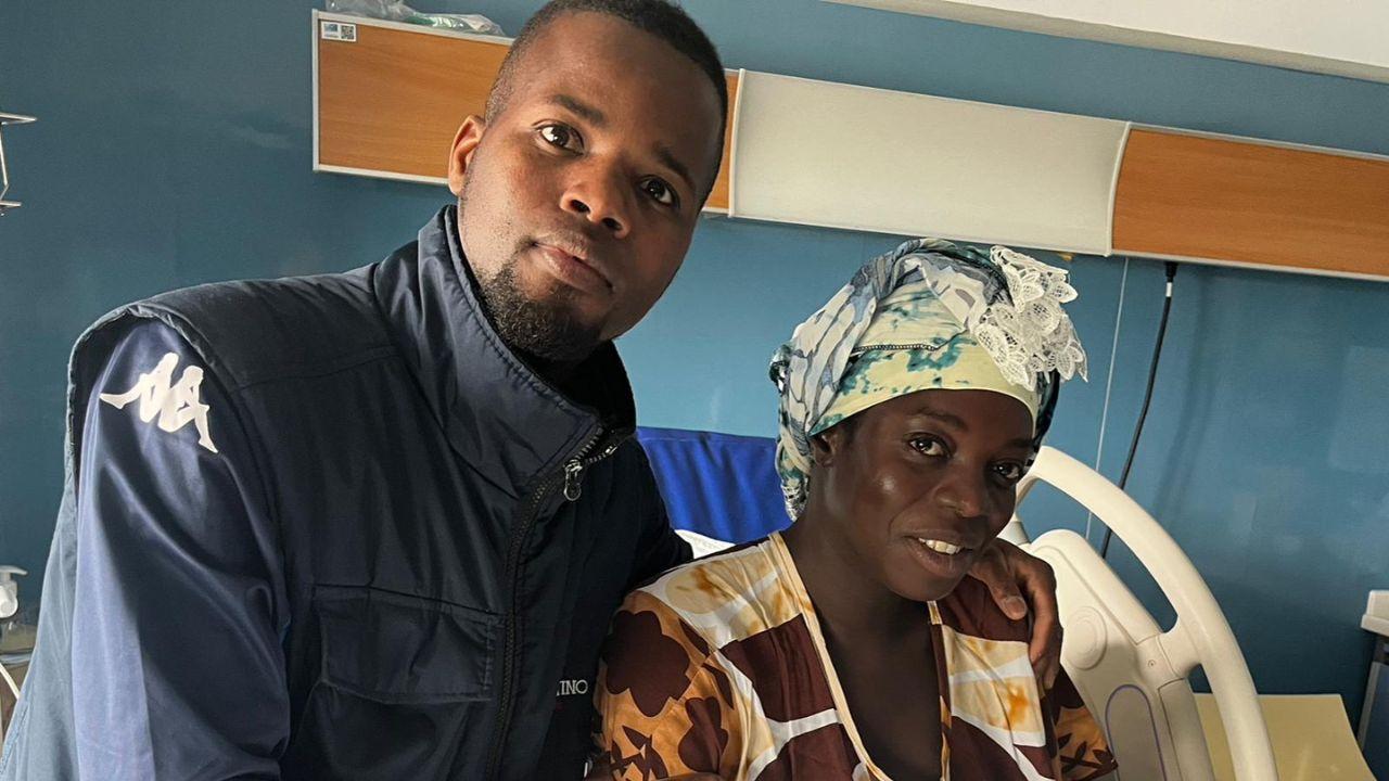 Il padre Mendy, la mamma Maty con la piccola Diara