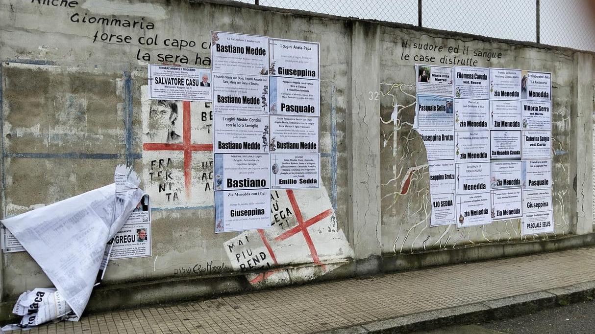 Artisti in rivolta: «I nostri murales oscurati dai necrologi»