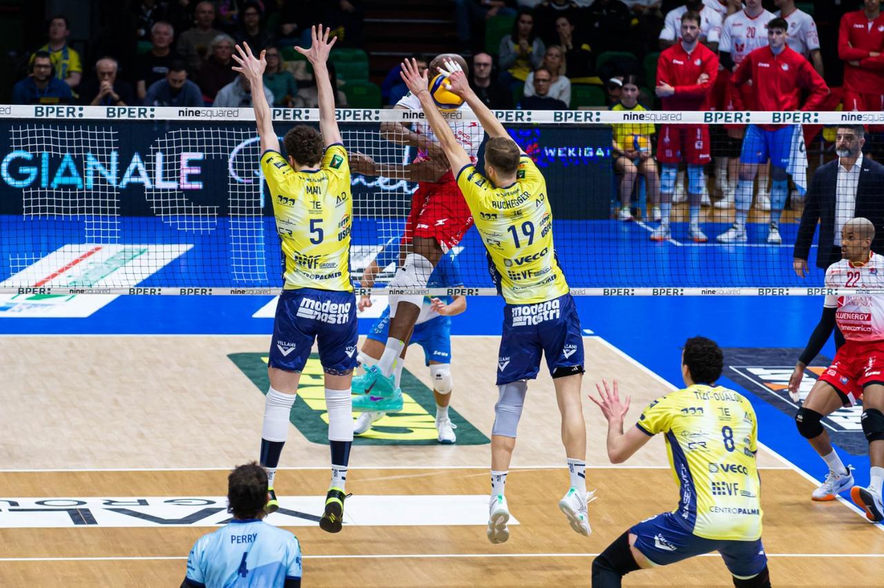 Simon dal gestaccio alle scuse al PalaPanini: «Non avevo mai fatto niente del genere»