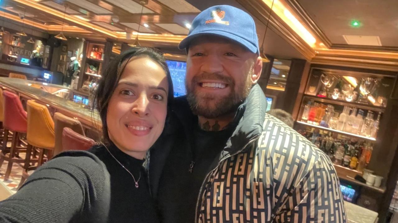 
	Sara Orlandi e Conor McGregor

