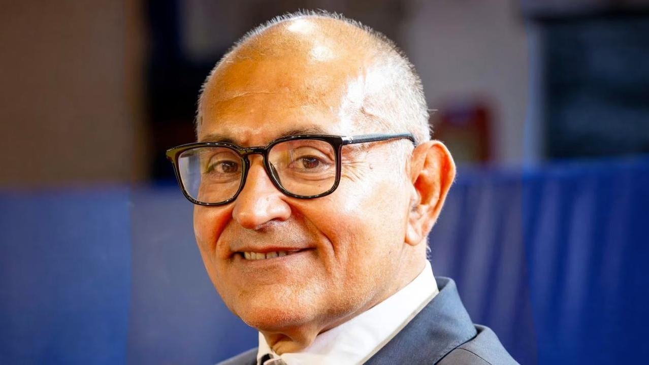 Francesco Vitolo, ucciso da una coltellata al cuore: forse una lite con la moglie per un messaggio dell’amante