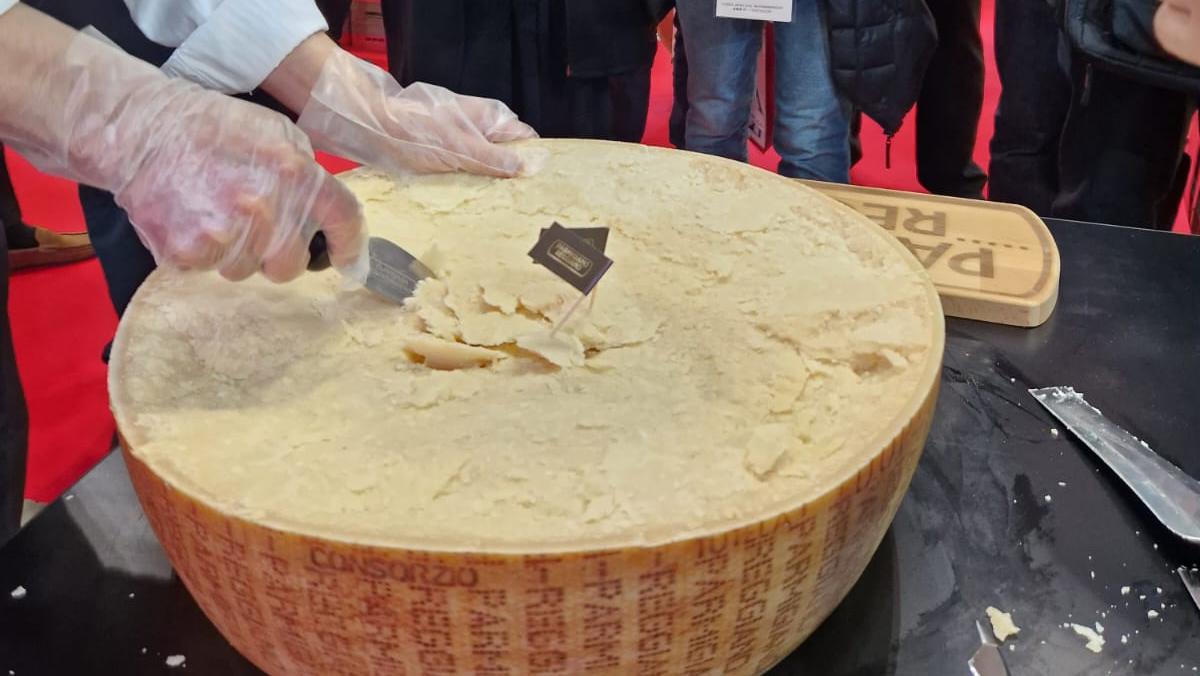Il Parmigiano Reggiano alla conquista del Giappone: la Dop protagonista al Foodex di Tokyo