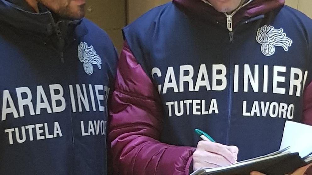 Reggio Emilia, i carabinieri scoprono una officina abusiva
