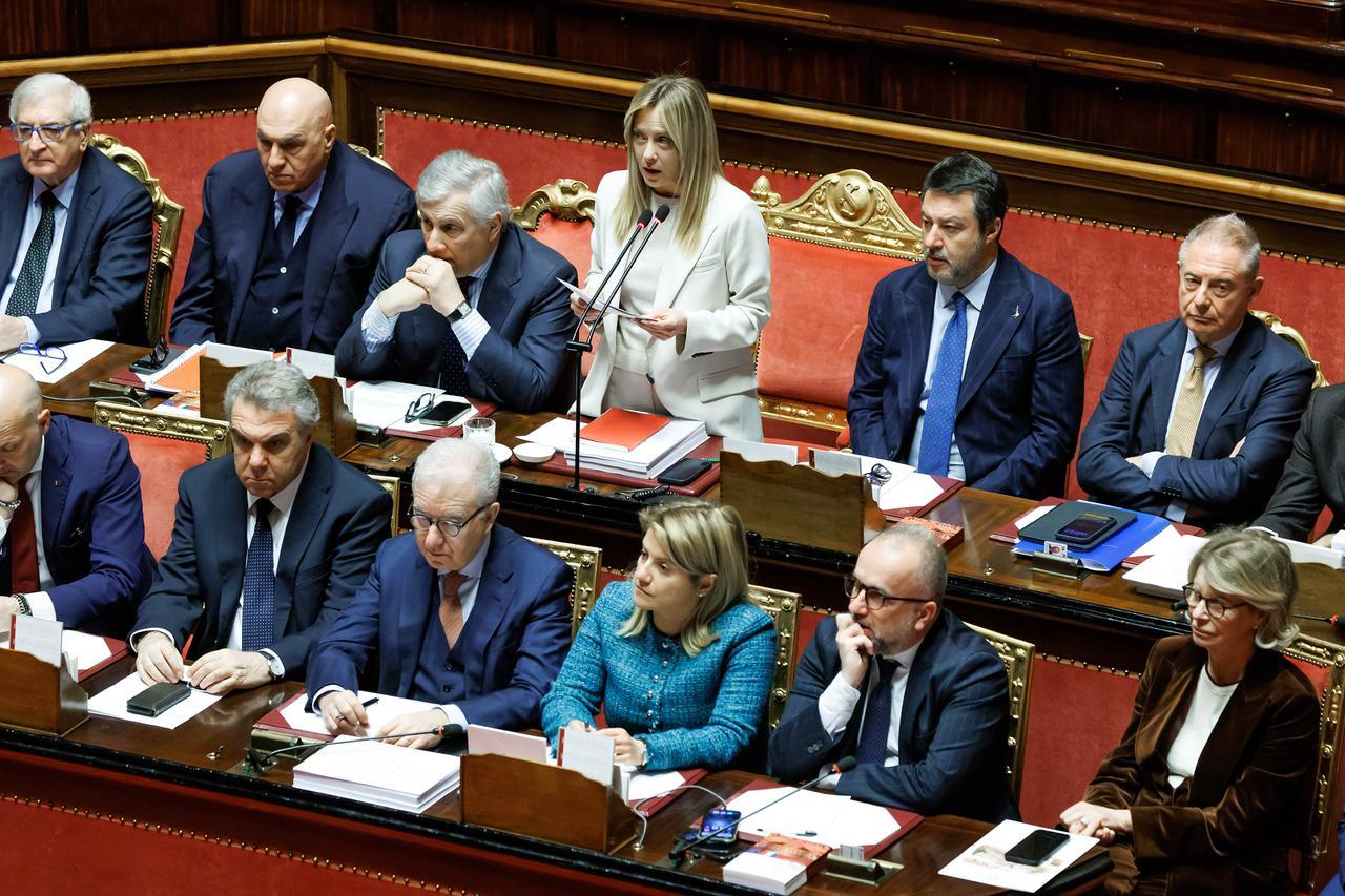 Diretta / Conflitto in Iran, Meloni: «Non siamo in guerra e non vogliamo entrarci. Pronti a tassare chi specula sui carburanti» – Tre navi colpite a Hormuz