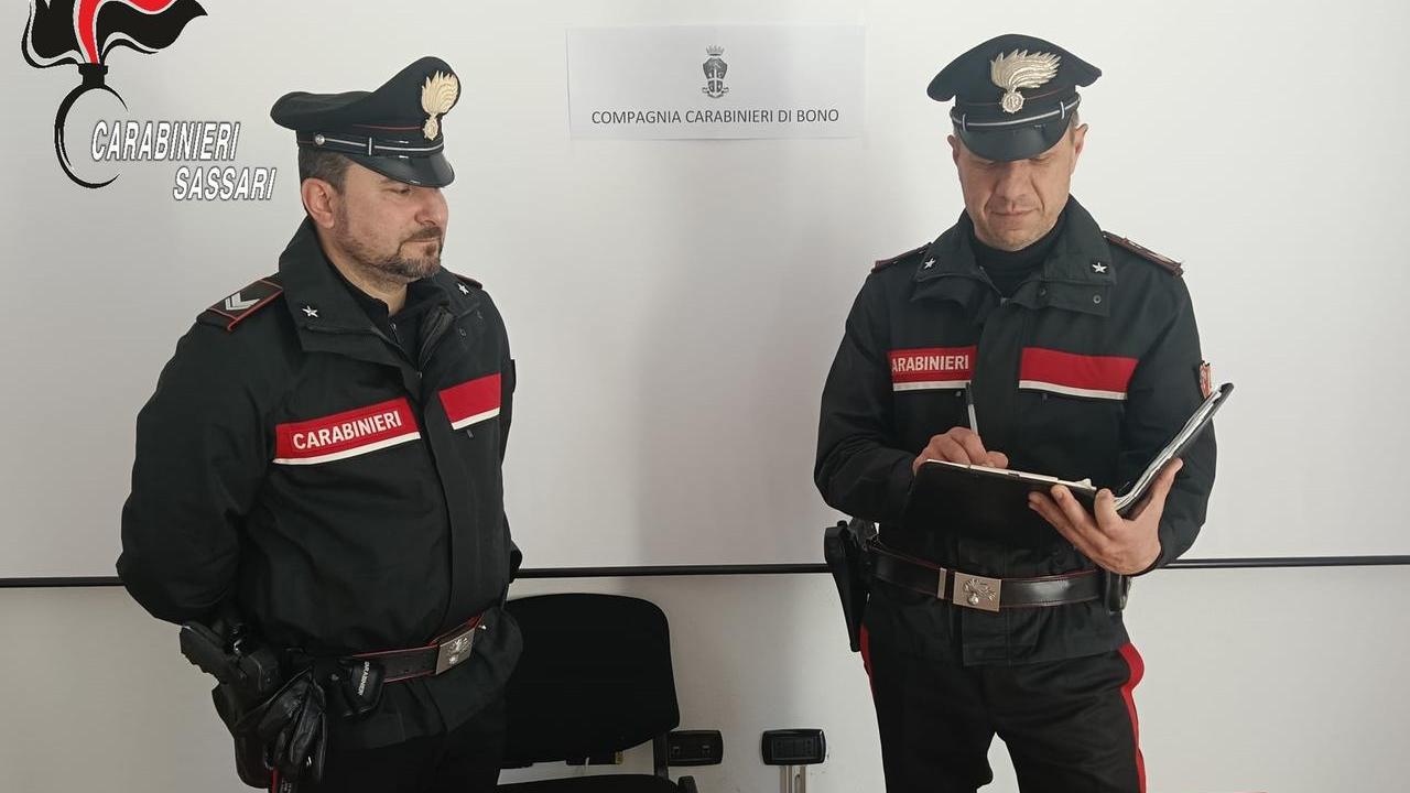 Arrestato dopo 15 minuti di inseguimento: nell’auto aveva una pistola pronta a sparare