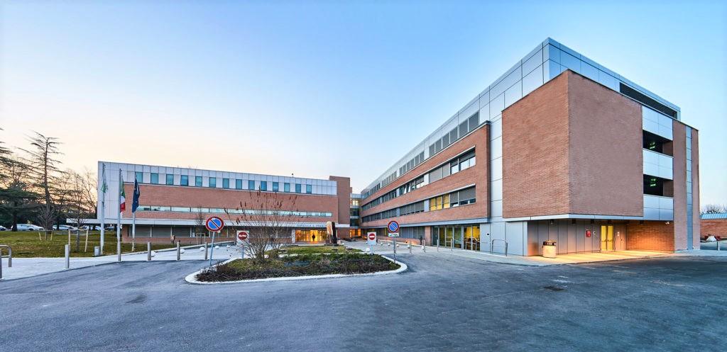 Bimbo con crisi respiratoria al Franchini, la nota dell’Ausl: «Fondamentale chiamare il 112, non correre in ospedale»