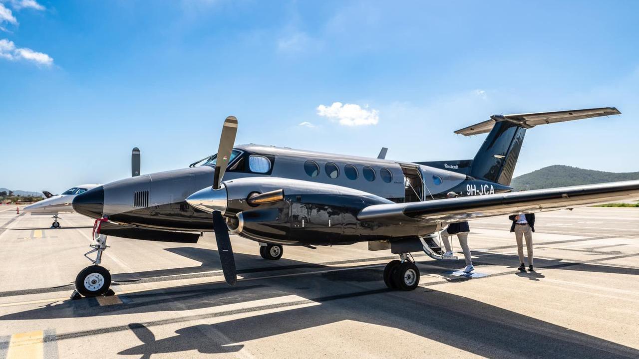 Uno degli aerei della compagnia Small Fly Airlines