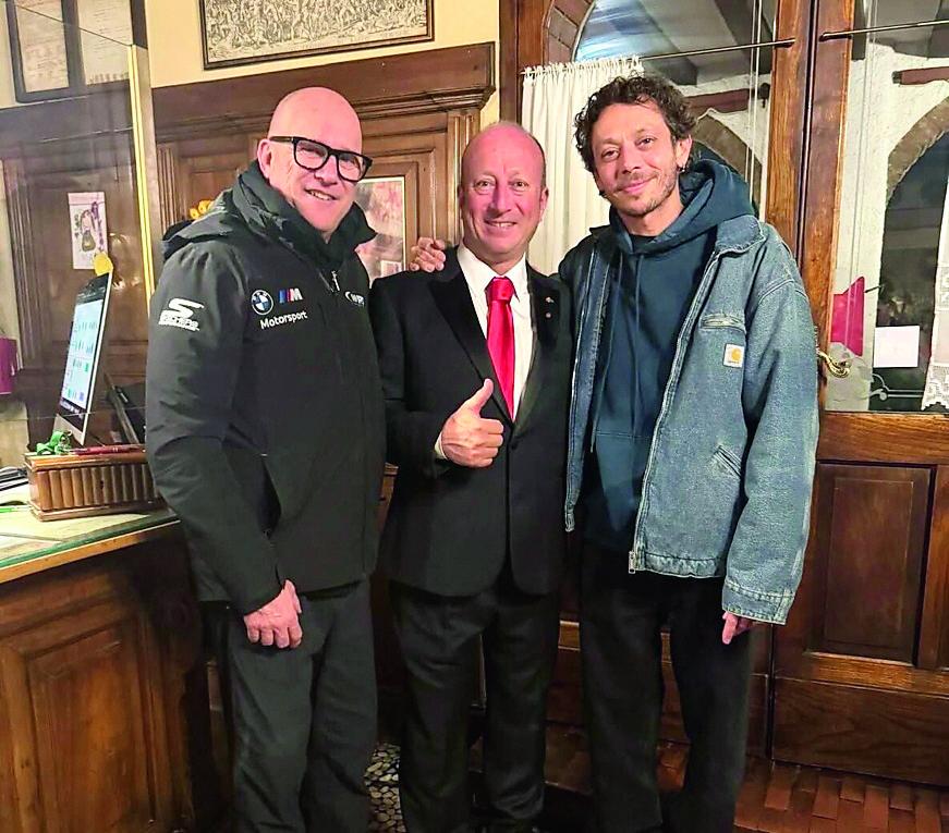 Valentino Rossi a sorpresa a Rubiera: il Dottore a cena tra i bolliti di Arnaldo