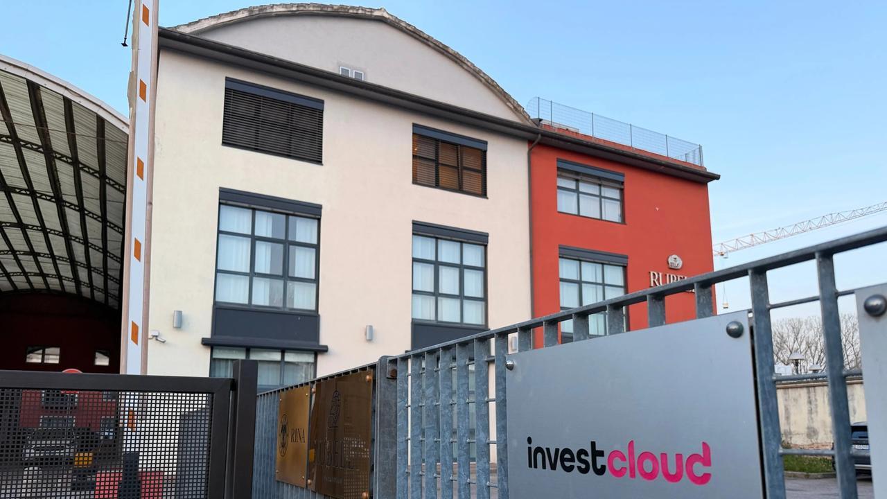 InvestCloud Italy, via ai 37 licenziamenti: dipendenti sostituiti dall’intelligenza artificiale