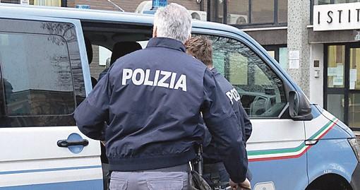 Modena, preso a pugni dopo la scuola: studente finisce in ospedale