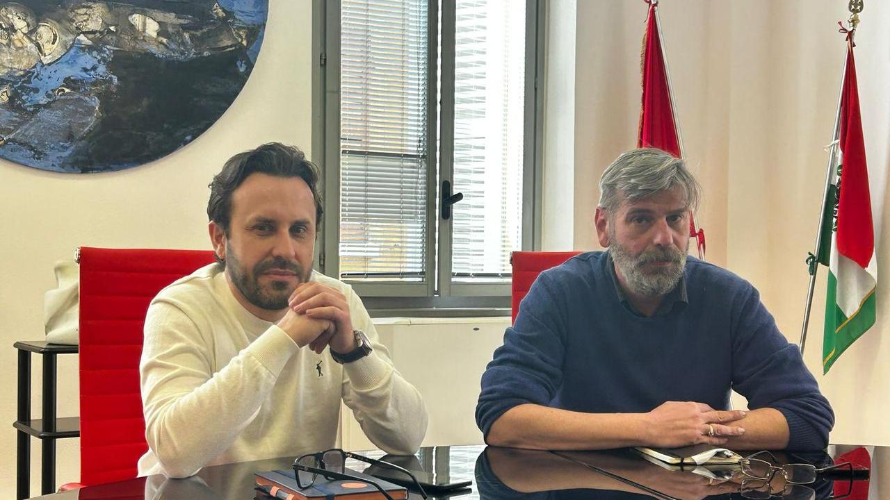 I sindacalisti della Cgil che assistono la giovane mamma