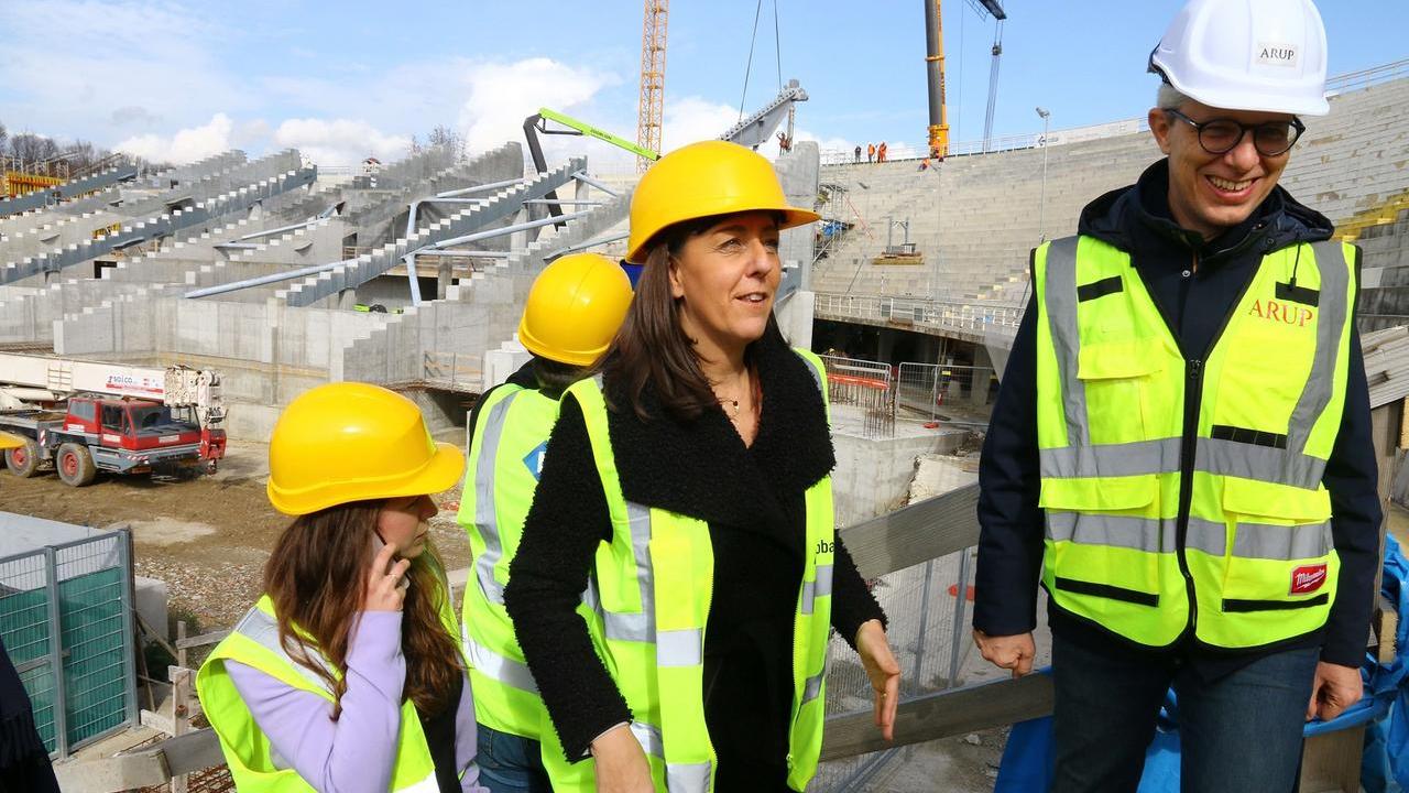 La sindaca Funaro durante un sopralluogo al cantiere del Franchi
