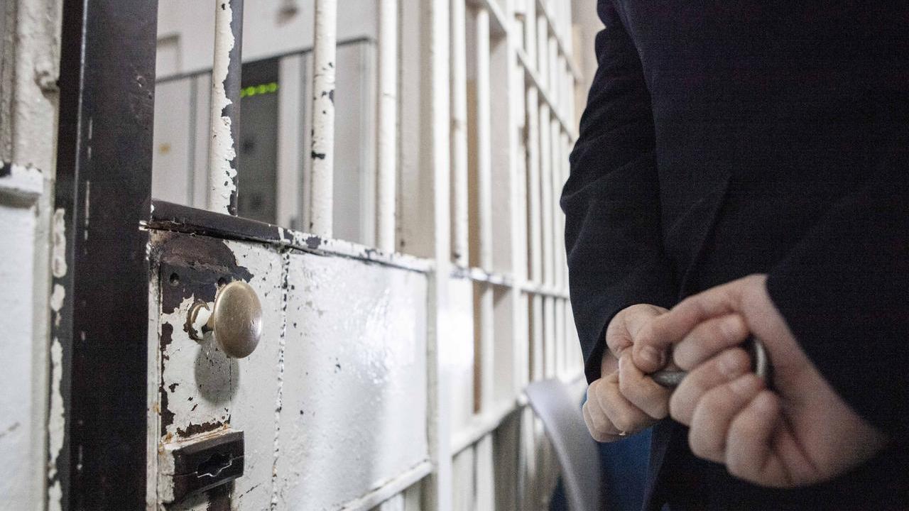 Polizia penitenziaria, ultimi giorni per partecipare al maxi concorso da 3.350 posti: requisiti e come fare domanda