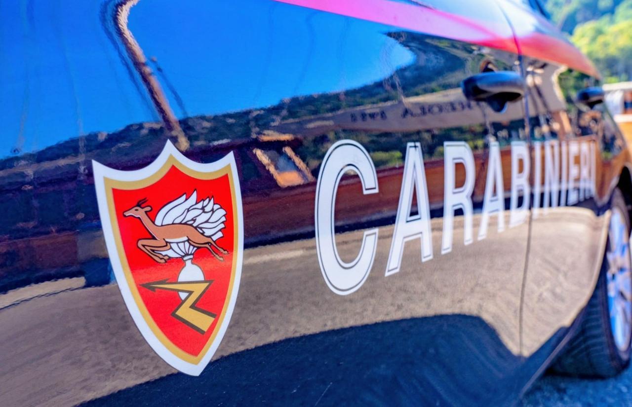 Sassari, fanno lavori a casa di una 90enne e la derubano: due persone ai domiciliari