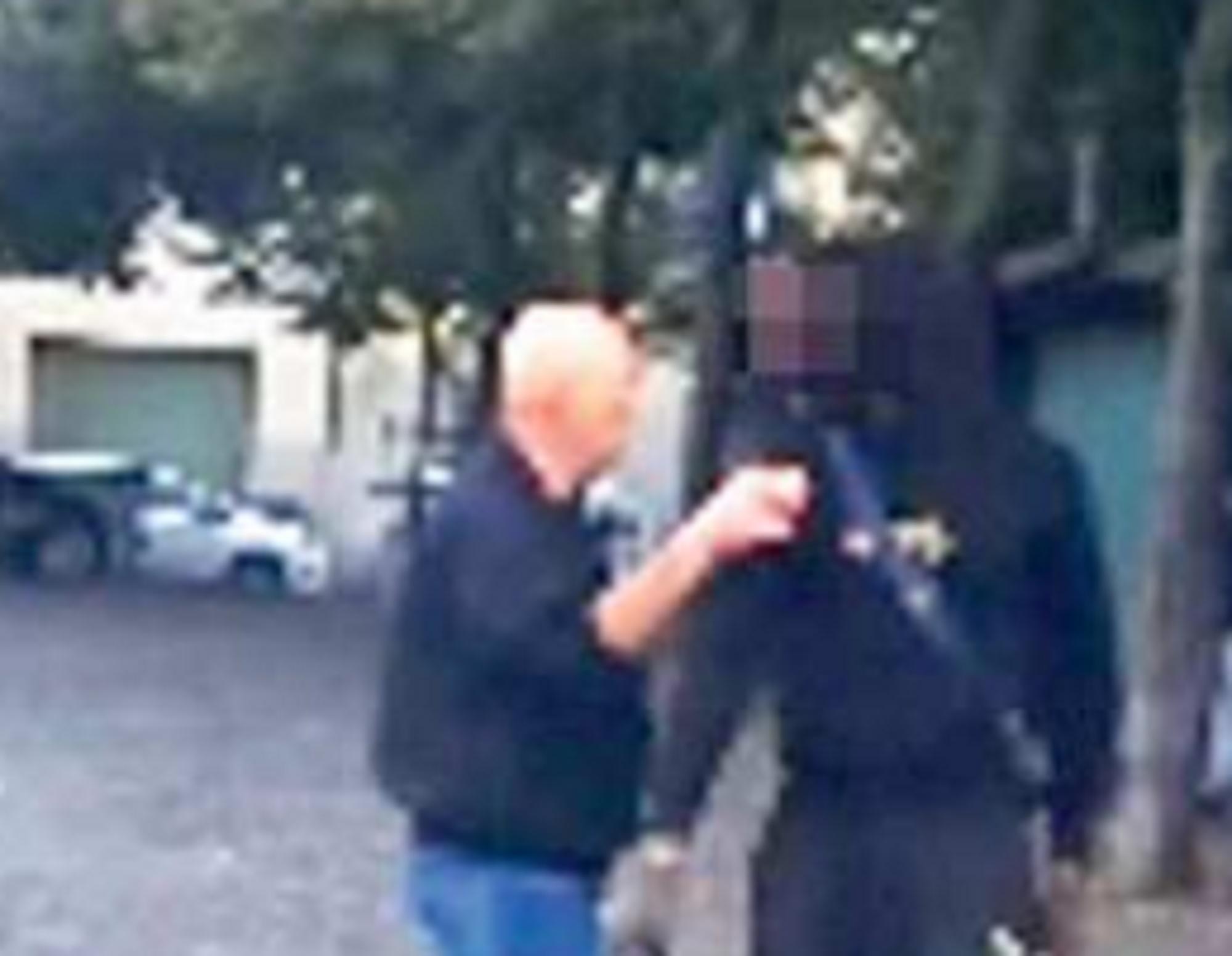 Demba Diop ripreso dalla troupe Mediaset