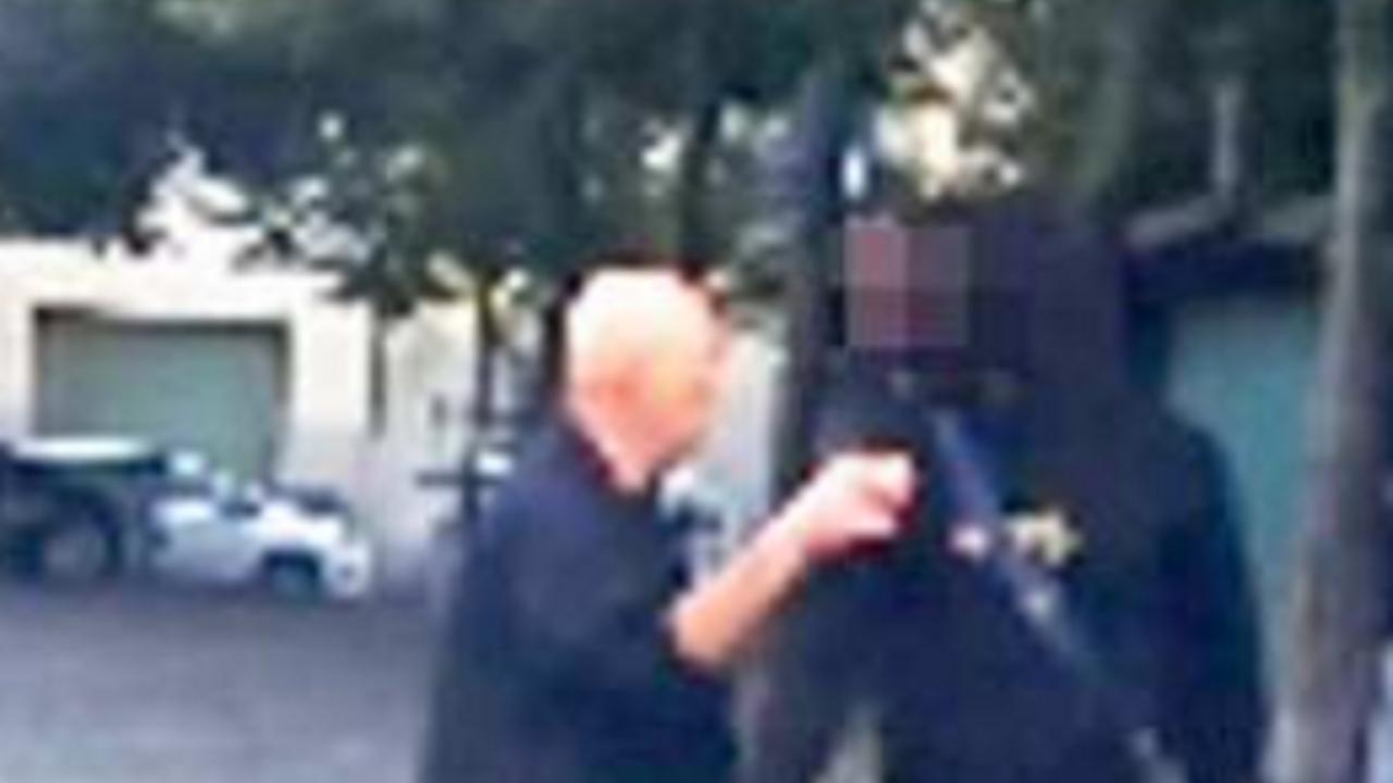 Demba Diop ripreso dalla troupe Mediaset