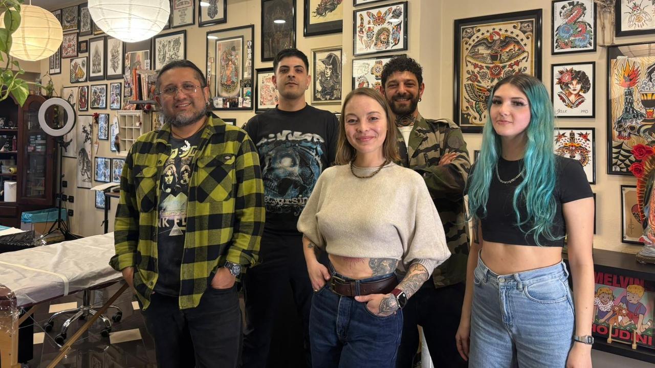 Tatuaggi, che passione: dai tribali ai grandi classici, ecco i trend del 2026 – VIDEO