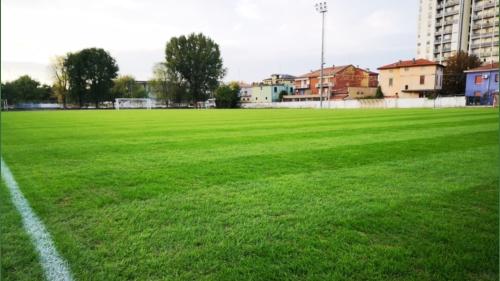 Ladri negli spogliatoi mentre si gioca la partita under 18: rubati decine di smartphone, soldi e scarpe