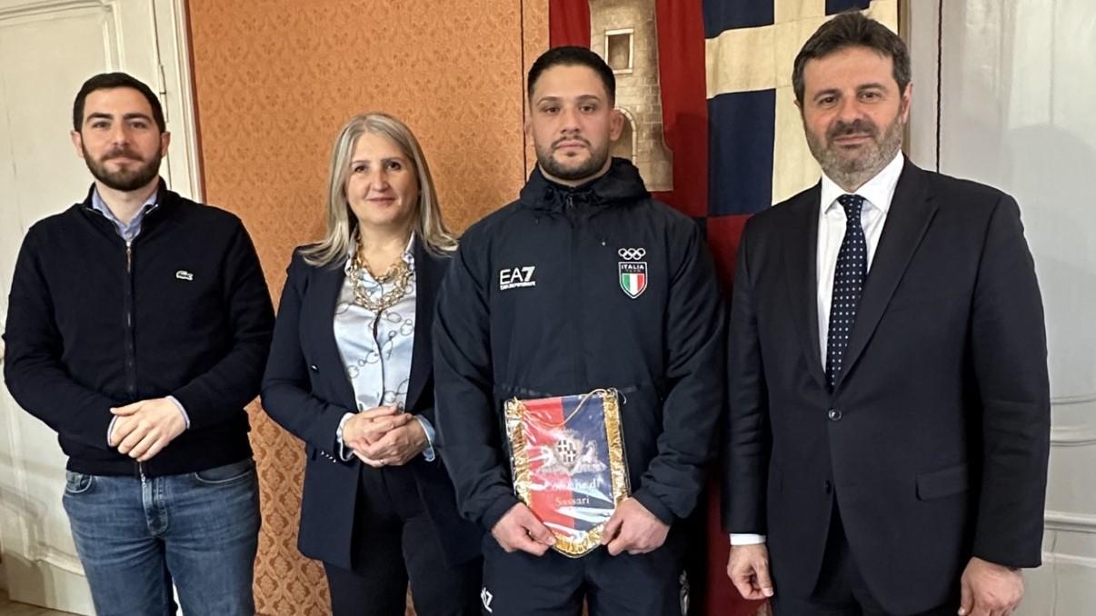 Sassari, il campione di lotta Gabriele Doro ricevuto a Palazzo Ducale