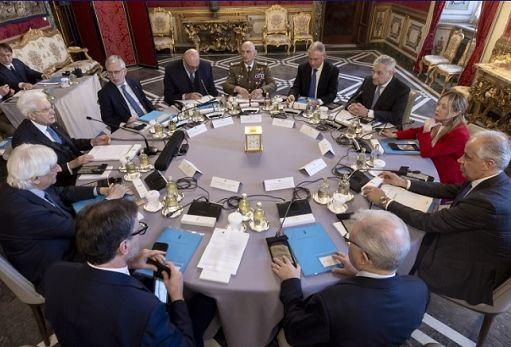 Guerra in Medio Oriente, giorno 14: la Nato abbatte un altro missile in Turchia. Hegseth: «Leader iraniani nascosti come topi» – Diretta