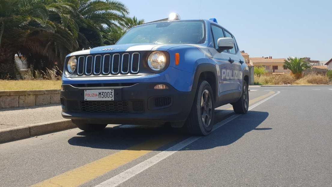 Hashish e marijuana: dipendente di un negozio fermato all’uscita dal lavoro