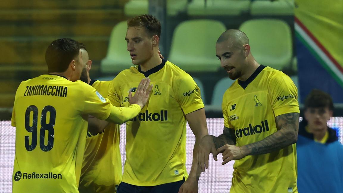 L'esultanza di De Luca